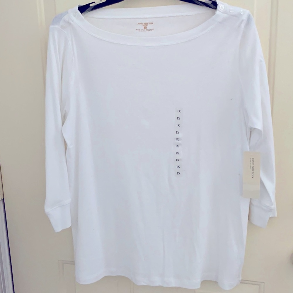 White Jones New York sport 3/4 sleeve T-shirt.